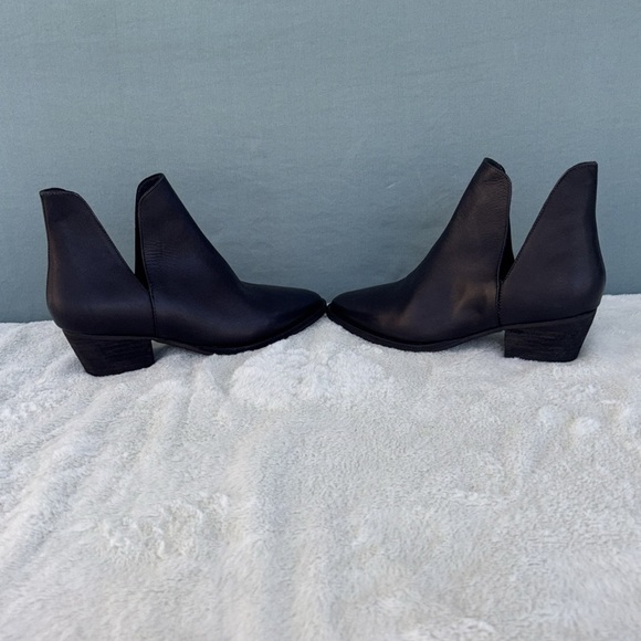 EUC Free People Black Chelsea Ankle Boots with Pointed Toe EU 36 Leather Western - Picture 3 of 10